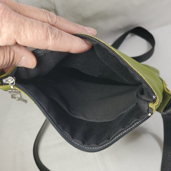 Alaskan Embossed Green Leather Crossbody bag - Picture 5 of 8